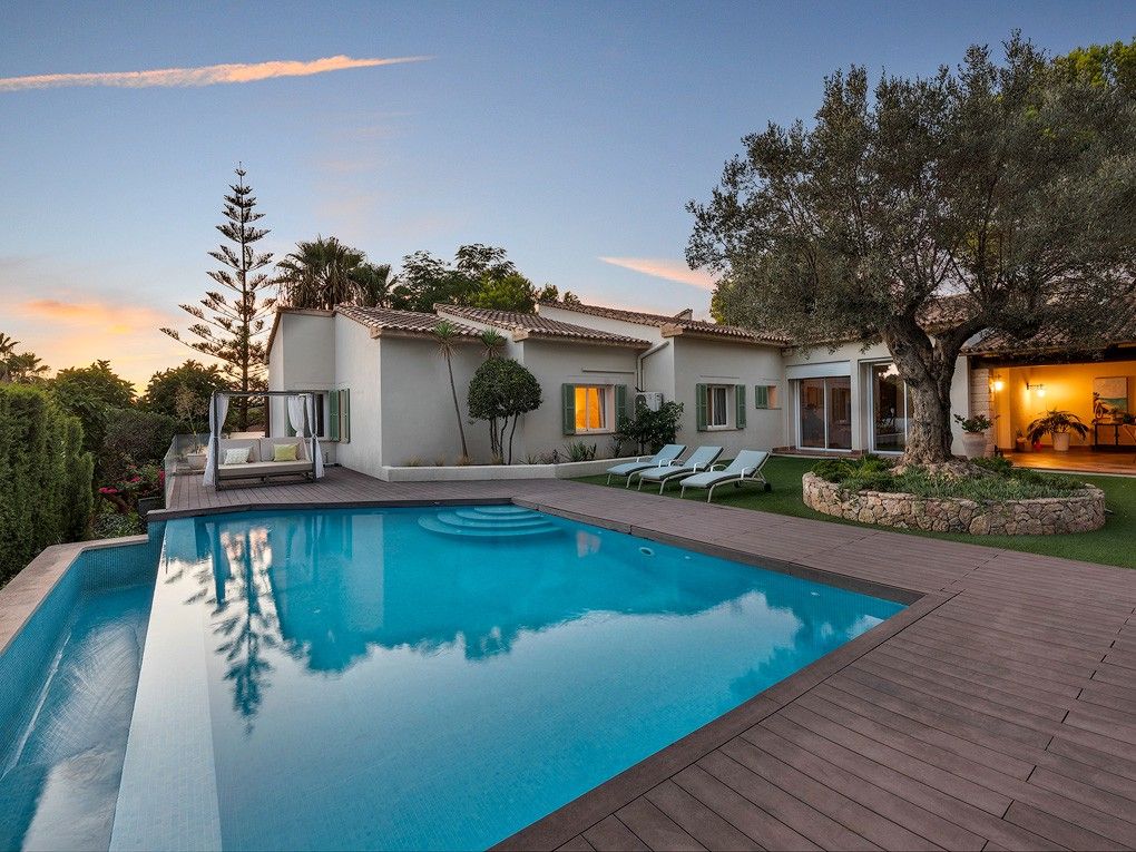Villa for Sale in luxury Area of Santa Ponsa