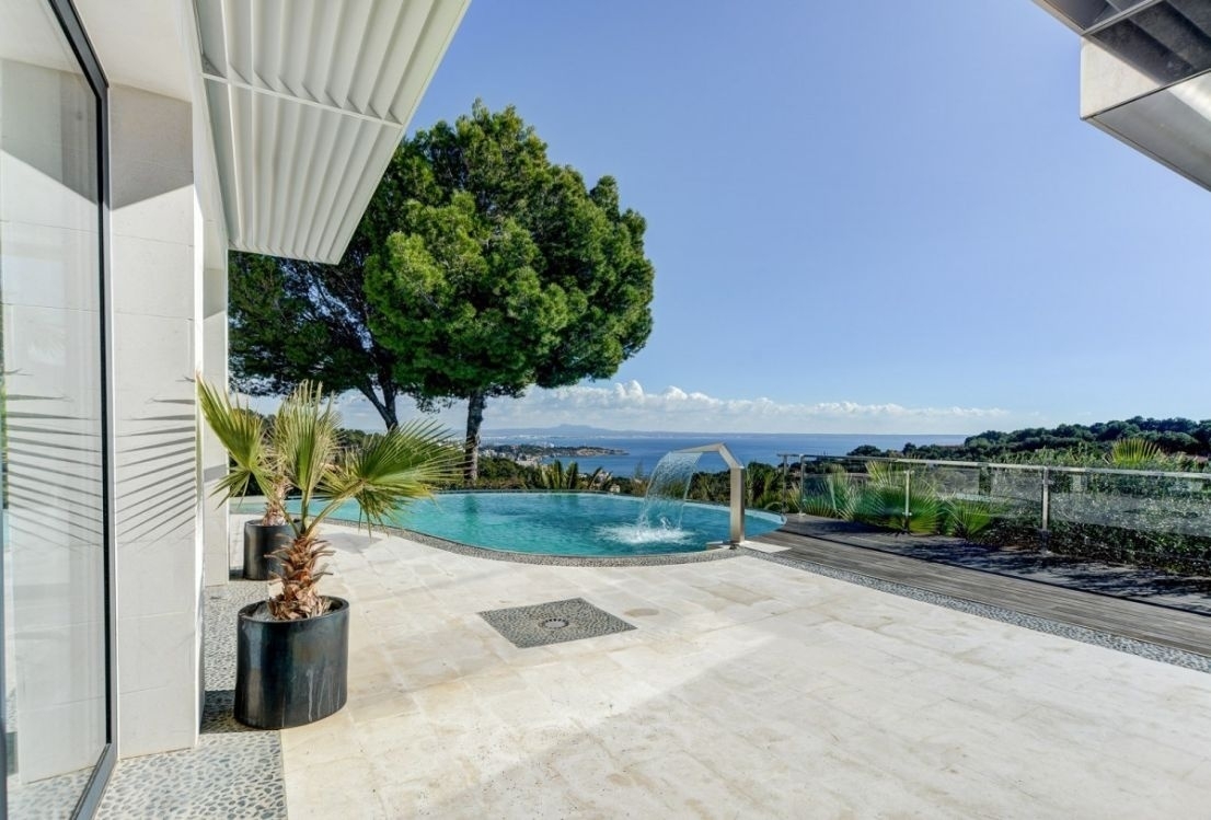 Mallorca Luxury Villa for Sale with Sea Views in Bendinat