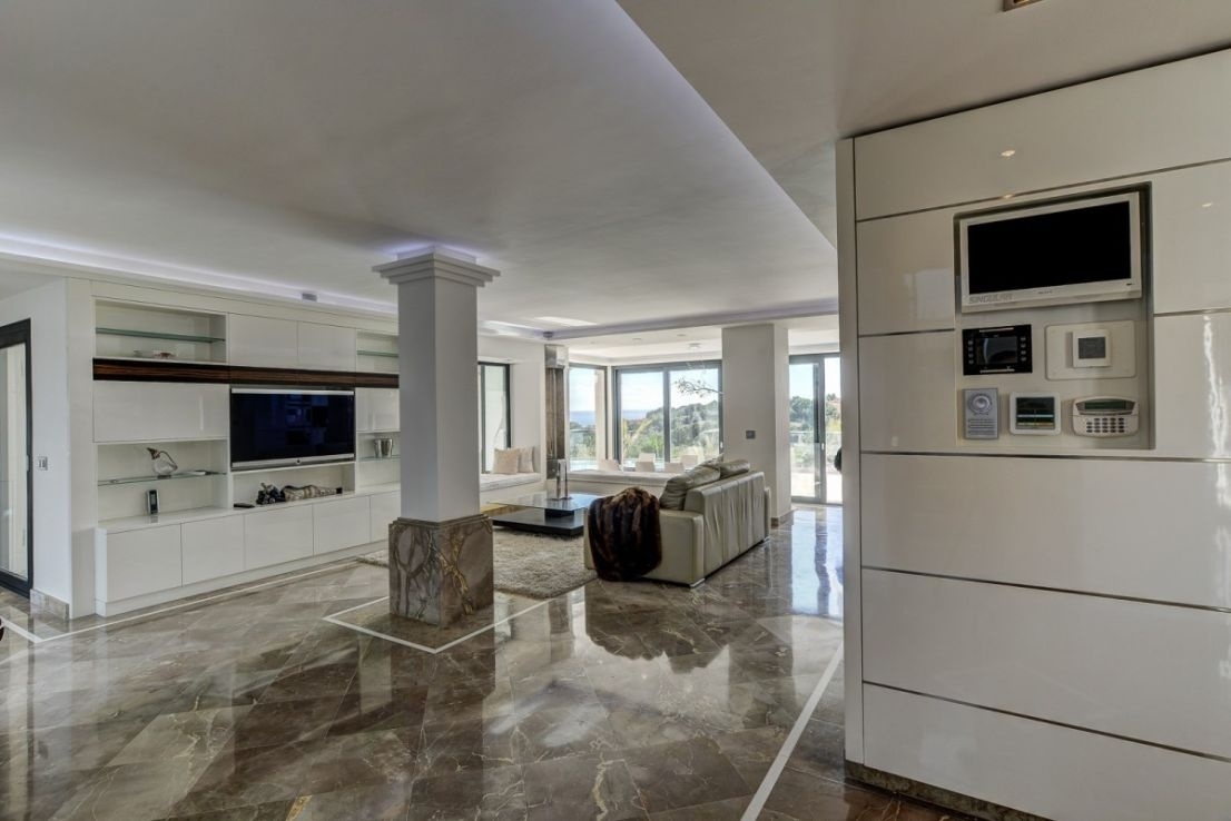 Mallorca Luxury Villa for Sale with Sea Views in Bendinat