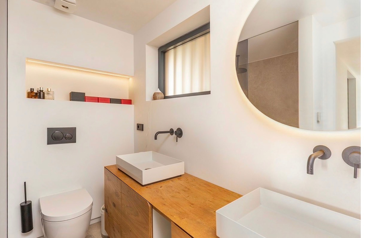 Refurbished Apartment for Sale in Portals with Sea Views