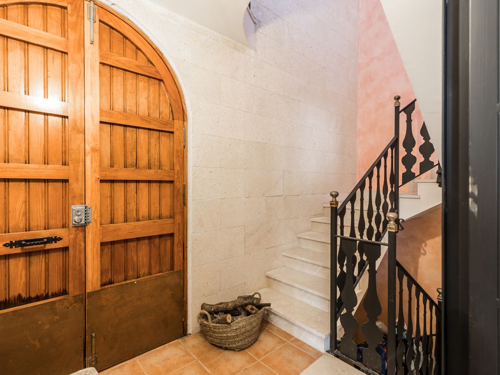 Spacious Finca for Sale in a quiet Area of  Algaida