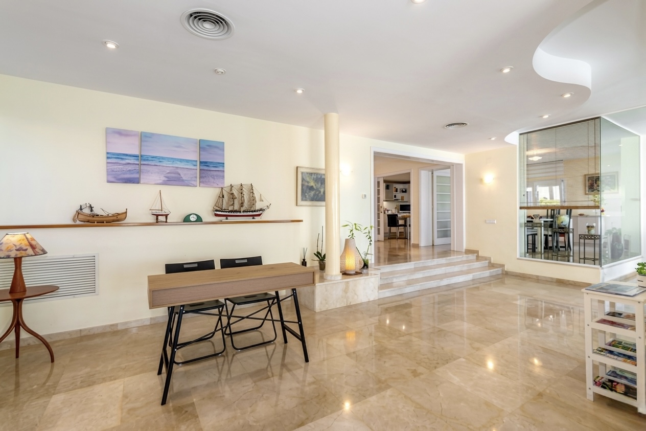 Cozy villa for sale at sea front in Bahia Azul with rental license