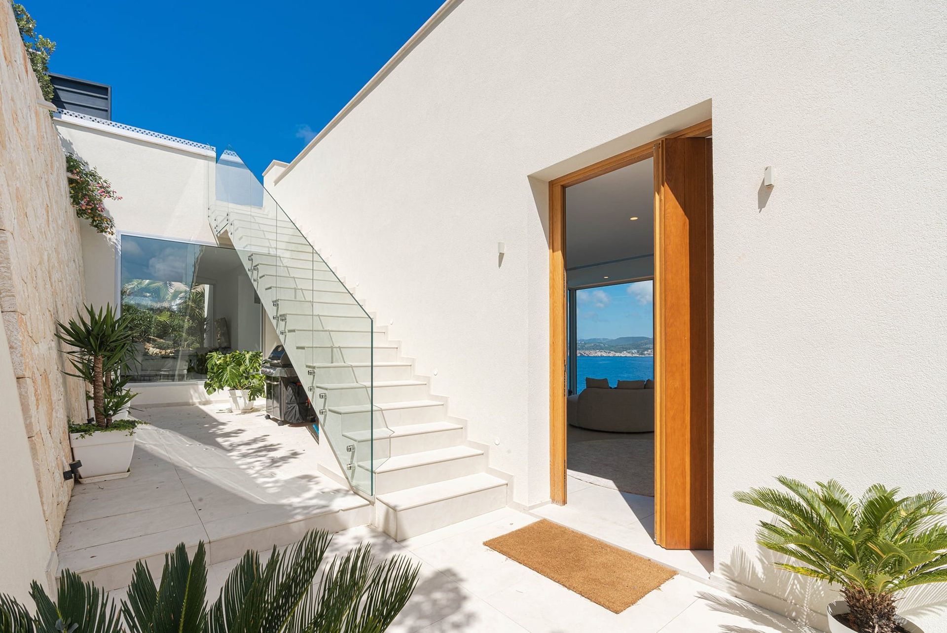 Frontline Villa with amazing Seaview for Sale in Santa Ponsa