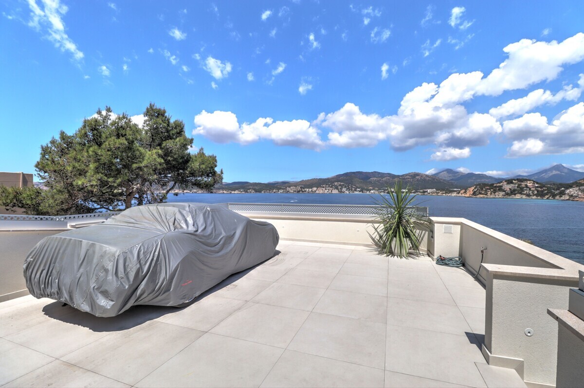 Frontline Villa with amazing Seaview for Sale in Santa Ponsa