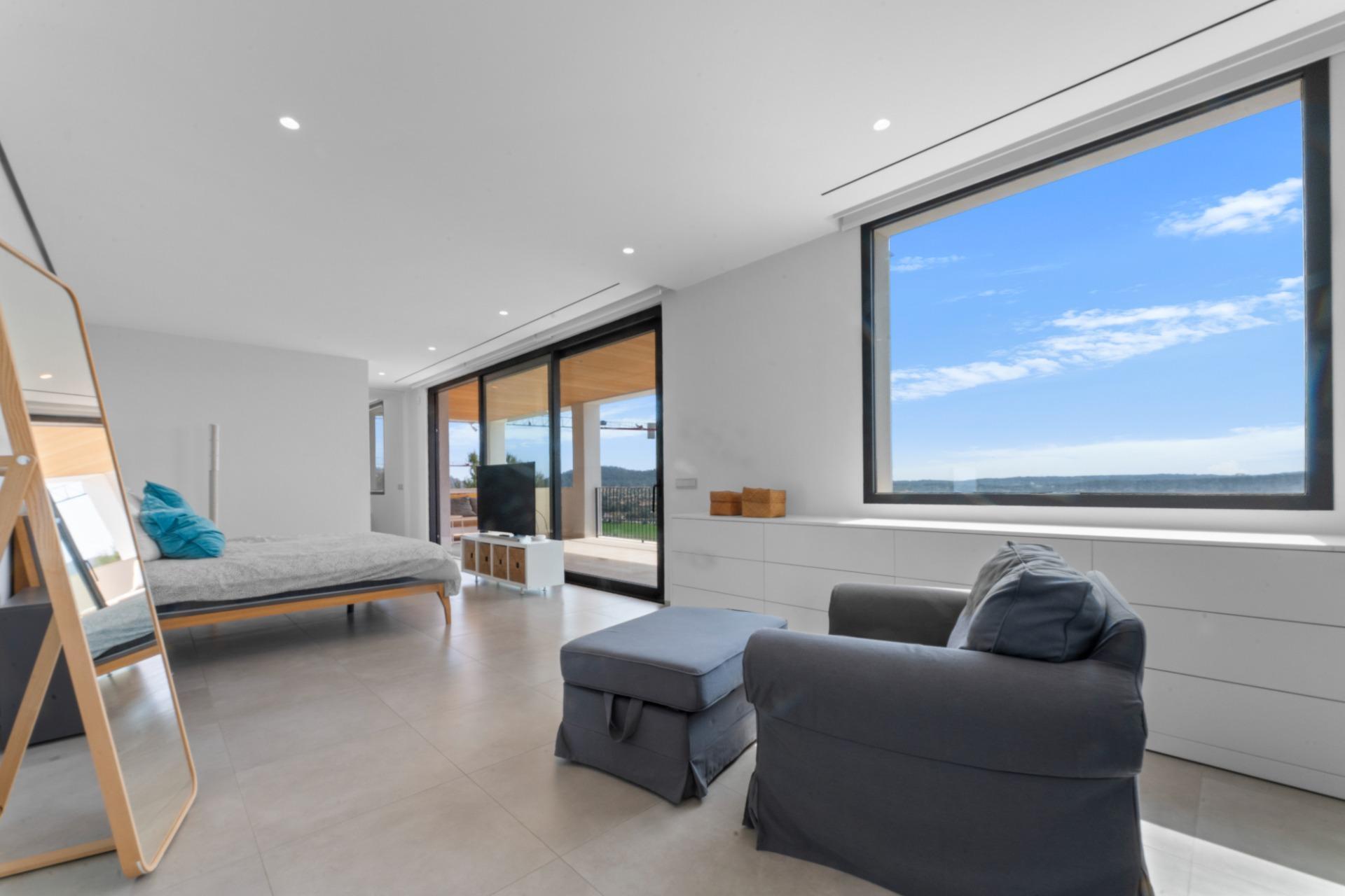 Luxury Villa for Sale in Santa Ponsa with Sea Views and Guest House