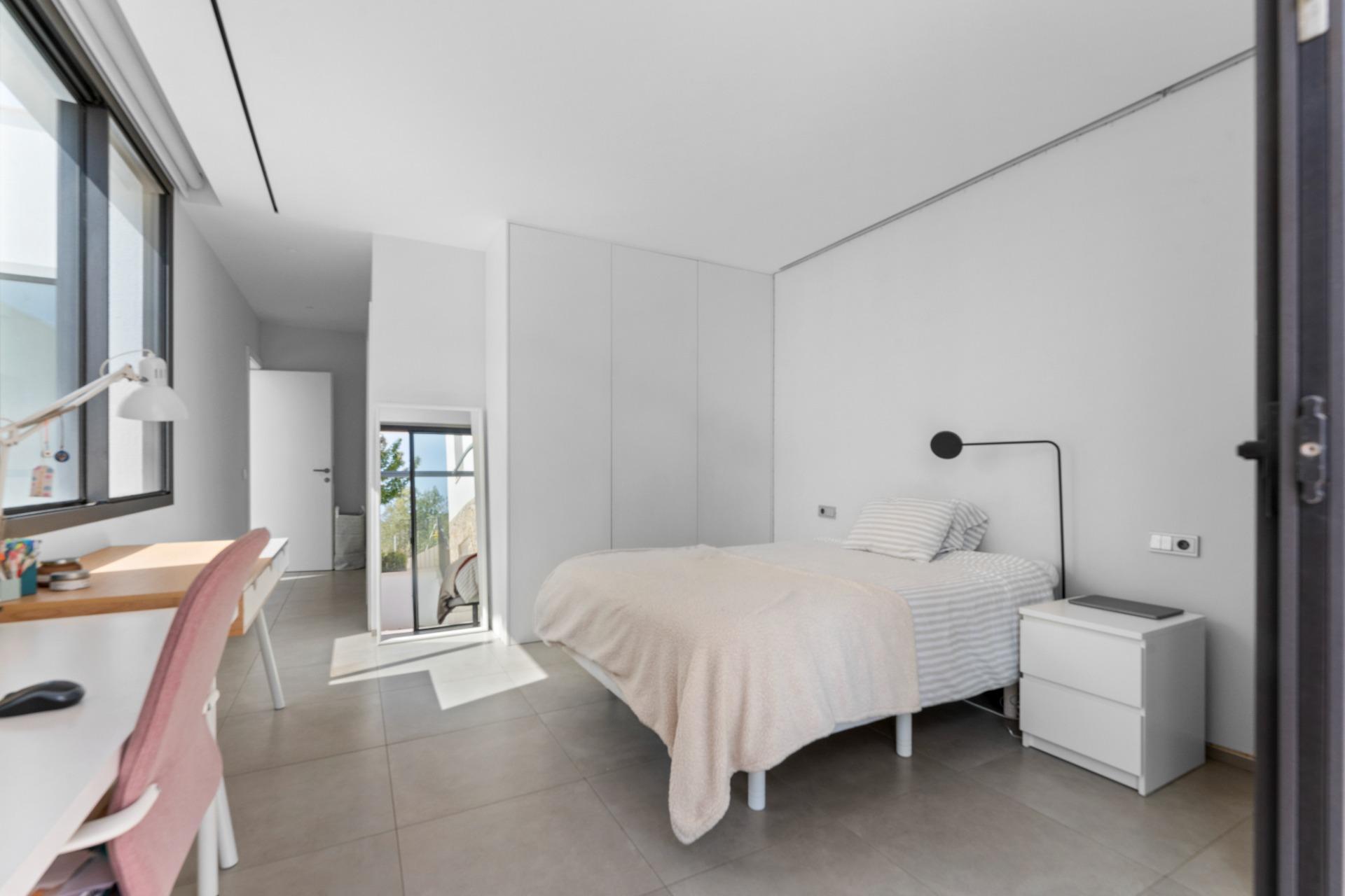Luxury Villa for Sale in Santa Ponsa with Sea Views and Guest House