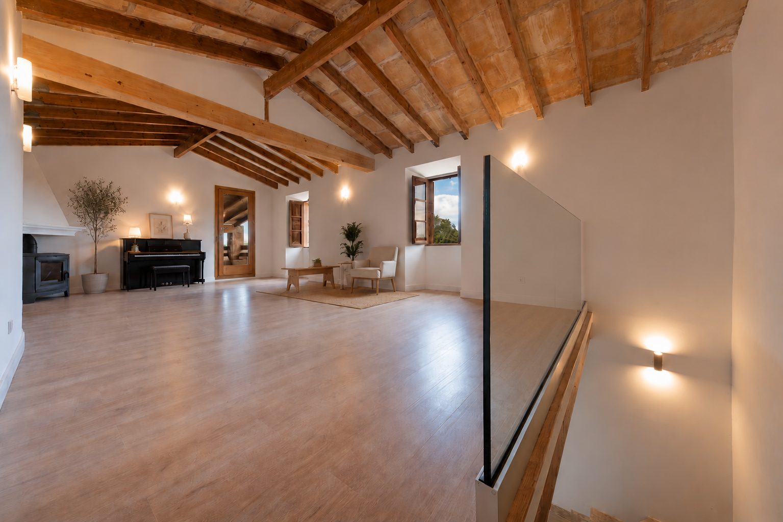 Completely renovated country house with large plot for sale in Ariany, Mallorca.