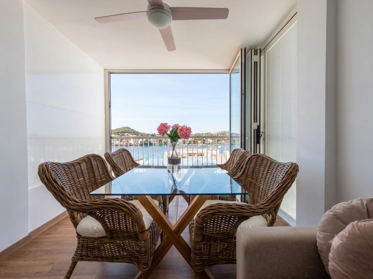 Ready-to-move-in Apartment with Amazing Sea Views in Santa Ponsa