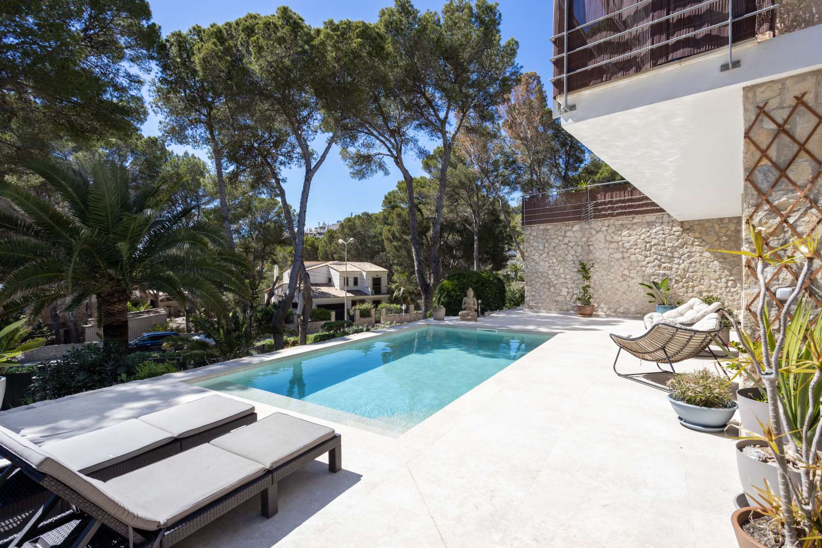 Spacious Villa in walking distance from the Beach for Sale in Santa Ponsa