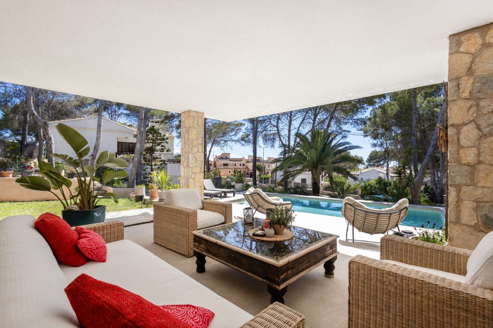 Spacious Villa in walking distance from the Beach for Sale in Santa Ponsa
