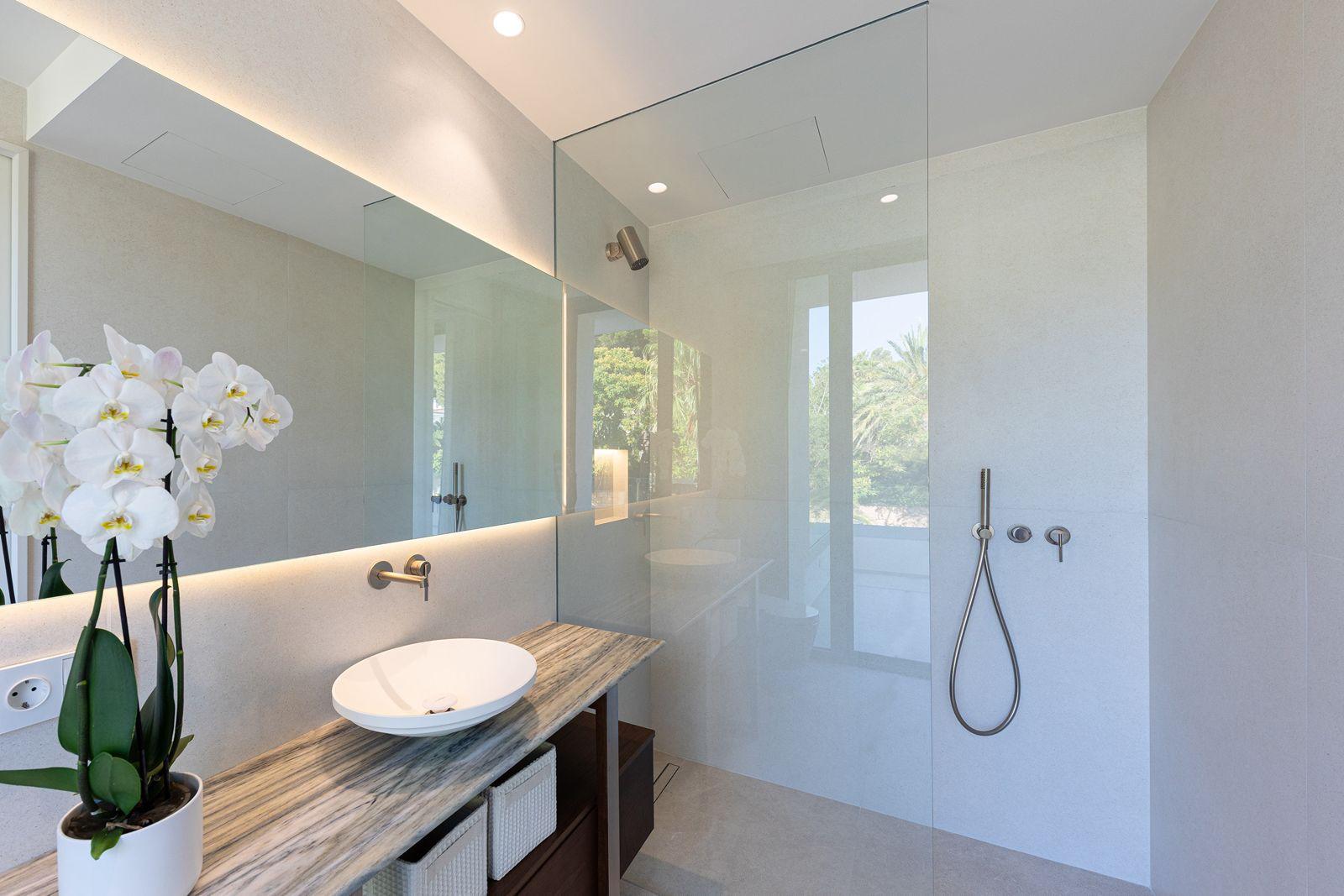 Modern Villa for Sale in luxury Area of Santa Ponsa