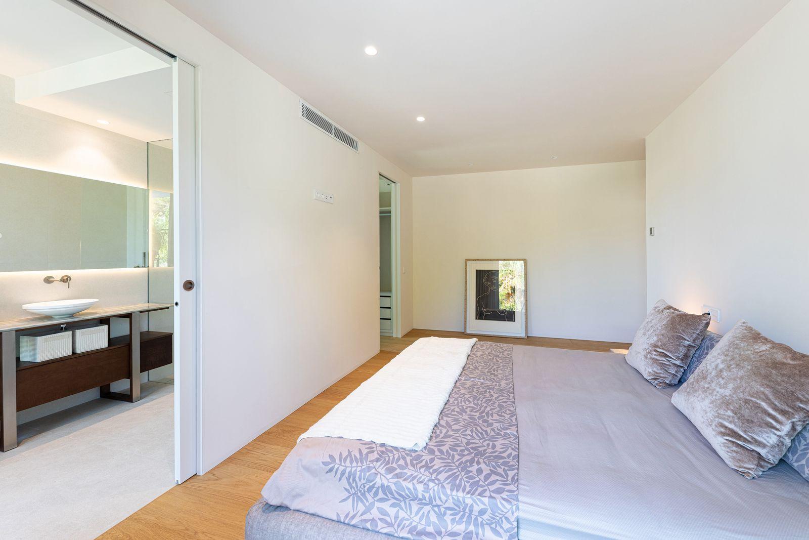 Modern Villa for Sale in luxury Area of Santa Ponsa