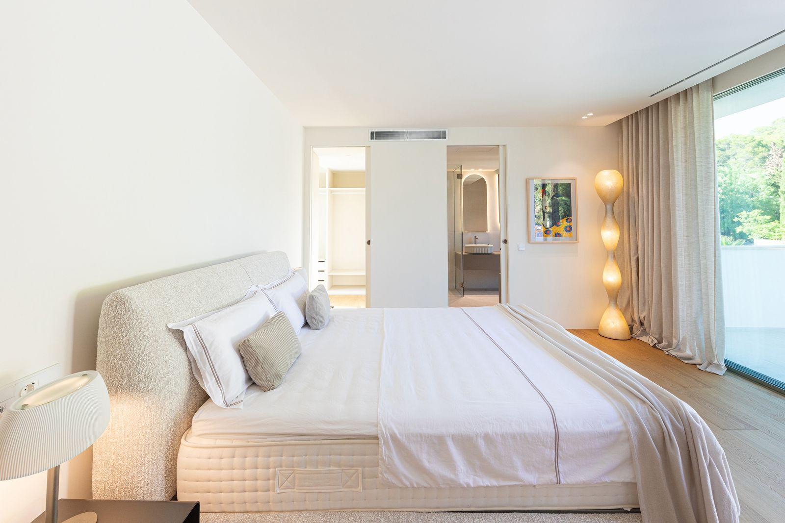 Modern Villa for Sale in luxury Area of Santa Ponsa