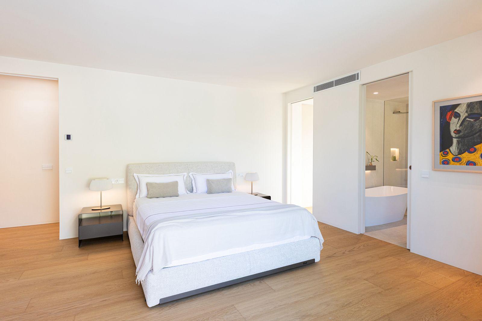 Modern Villa for Sale in luxury Area of Santa Ponsa