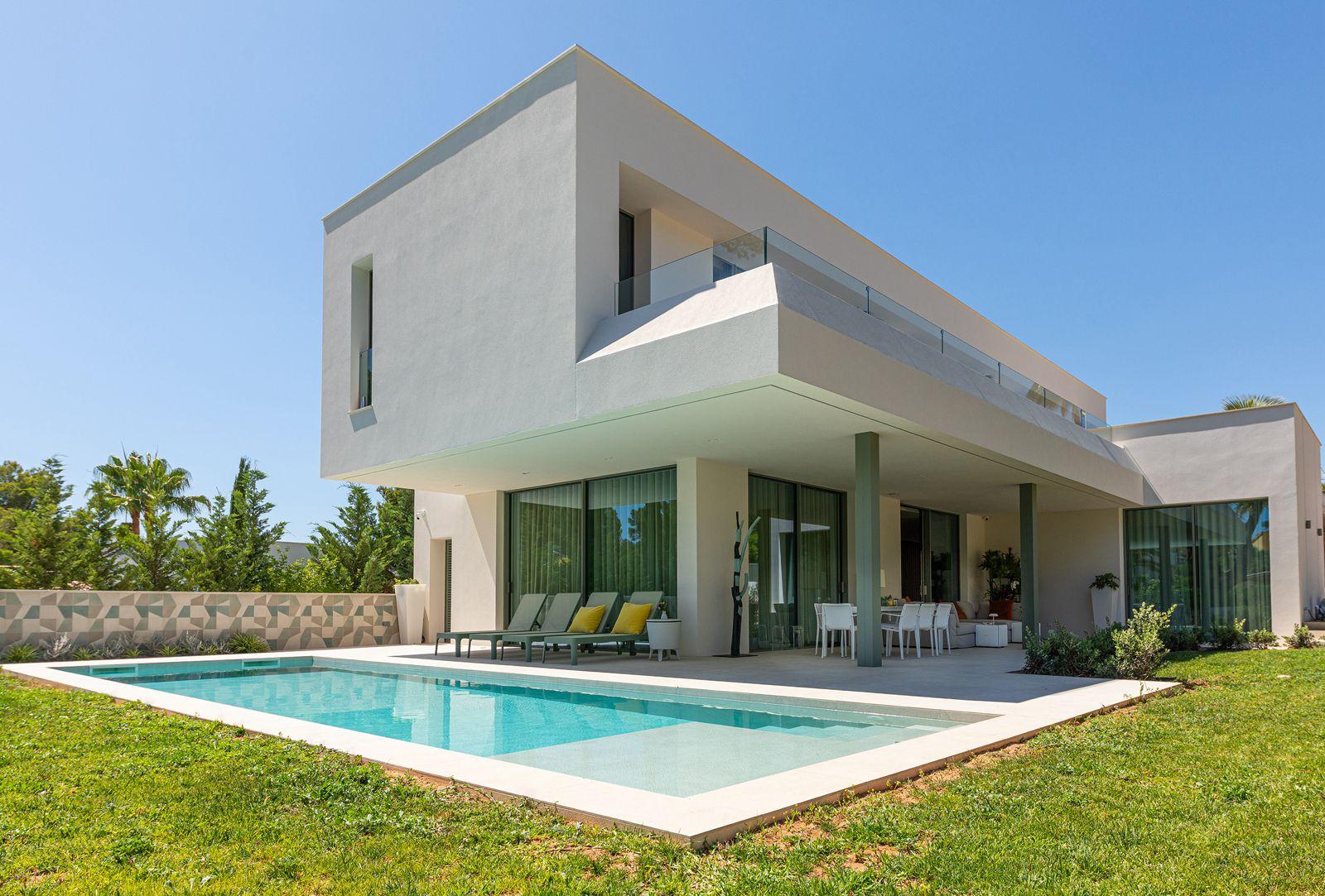 Modern Villa for Sale in luxury Area of Santa Ponsa