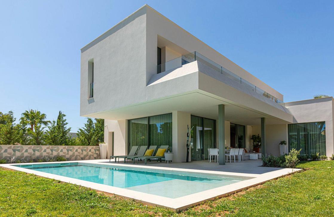 Modern Villa for Sale in luxury Area of Santa Ponsa