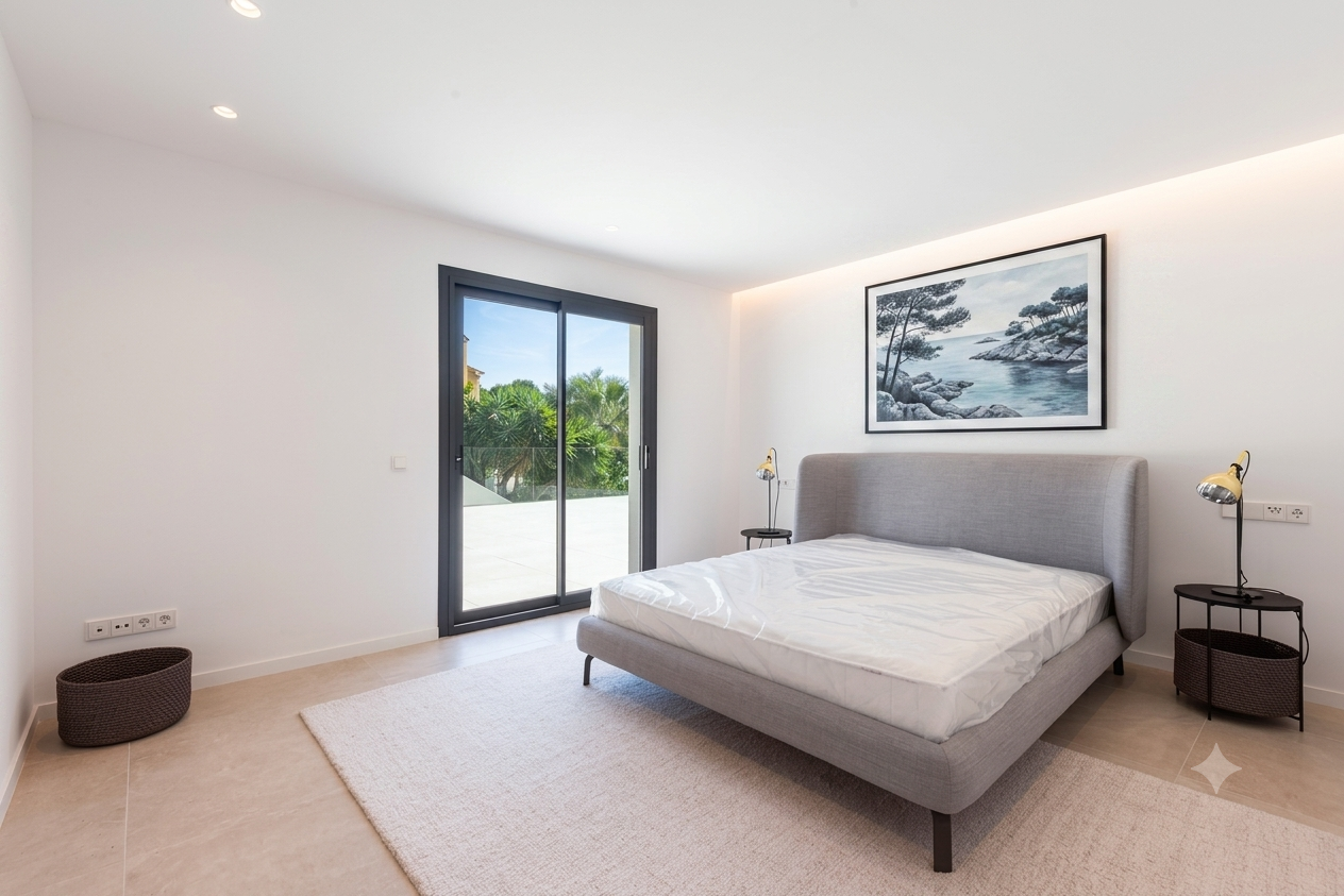 Moderna y espaciosa villa en venta en Santa Ponsa.