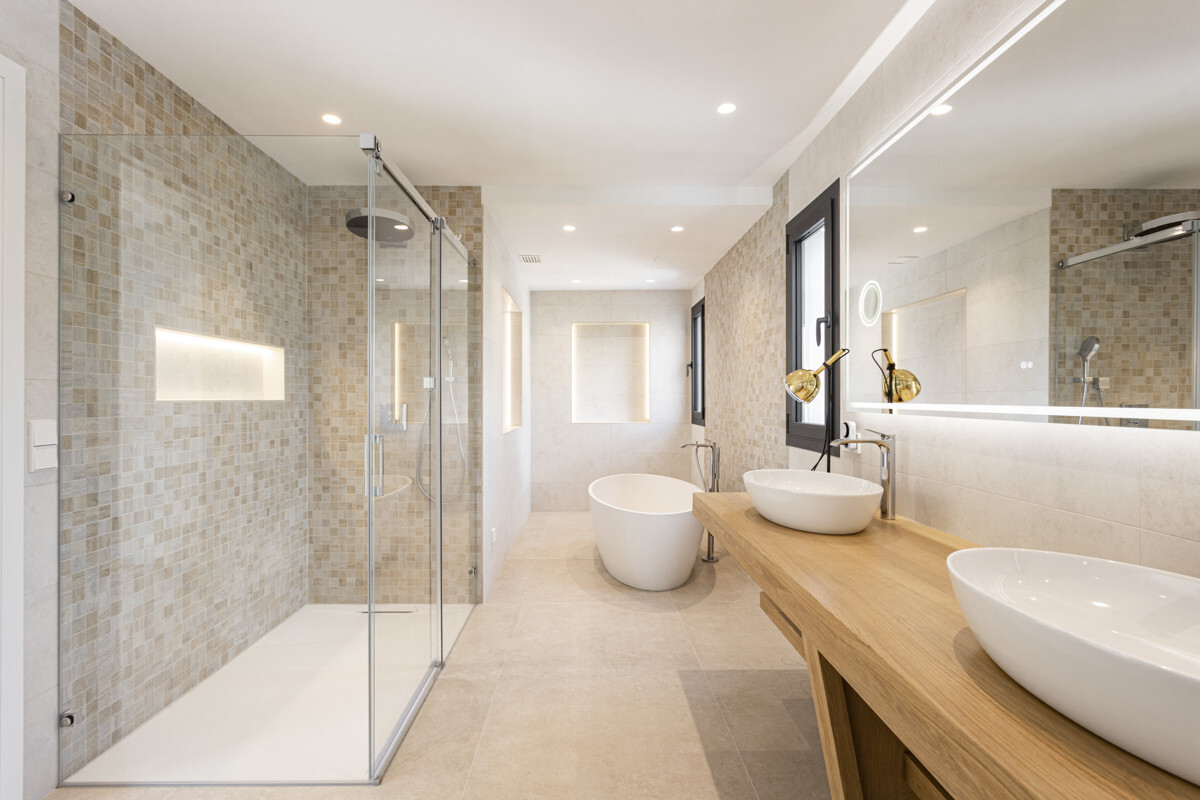 Moderna y espaciosa villa en venta en Santa Ponsa.