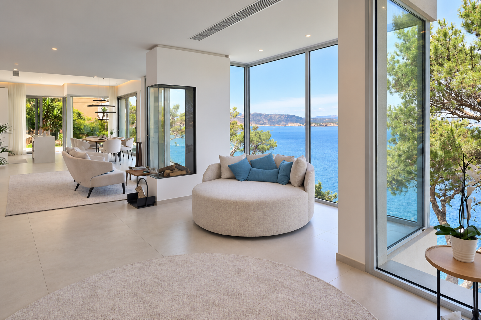Seafront Villa for Sale in Santa Ponsa