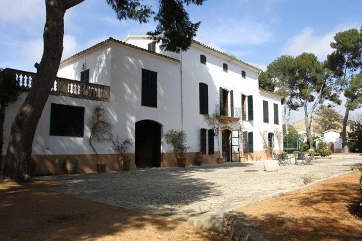 EXTERIOR 3.jpg