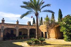 EXTERIOR 2.jpg