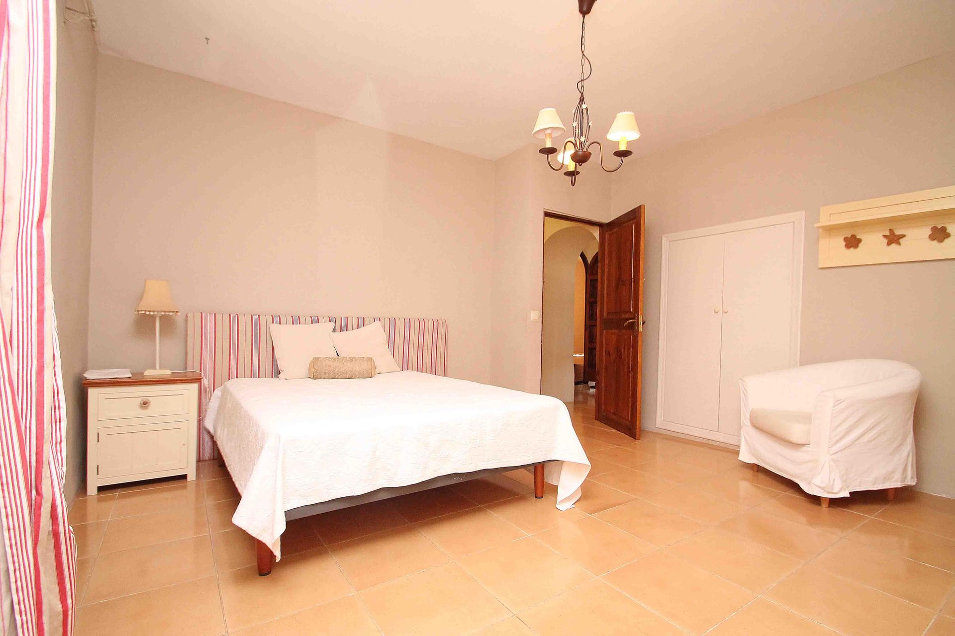 16-villa-in-erster-meeresline-santa-ponca-villa-in-first-sea-line-santa-ponca-chalet-en-primera-linea-de-mar.jpg