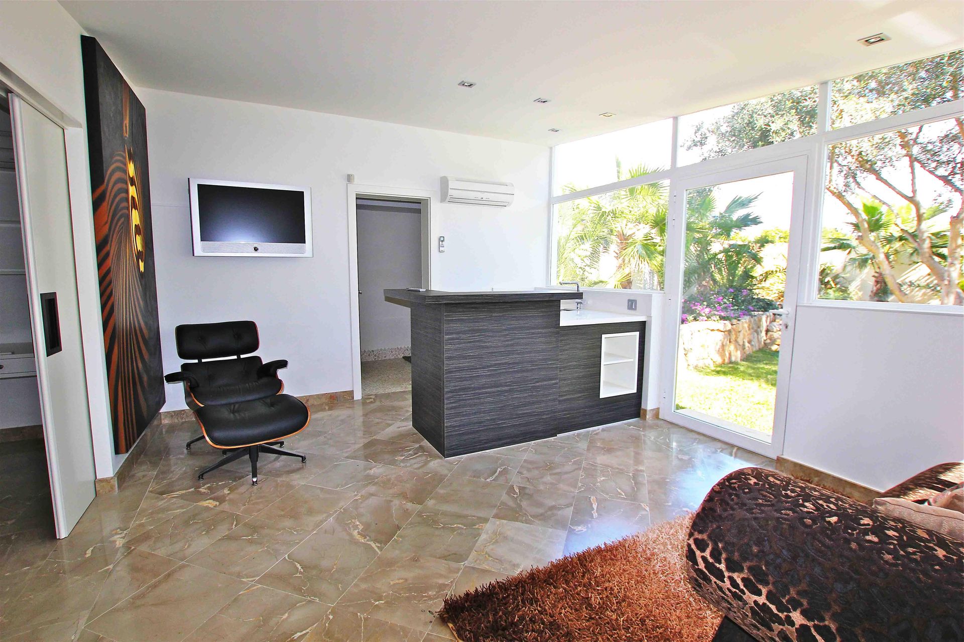 12-villa-in-erster-meeresline-santa-ponca-villa-in-first-sea-line-santa-ponca-chalet-en-primera-linea-de-mar.jpg