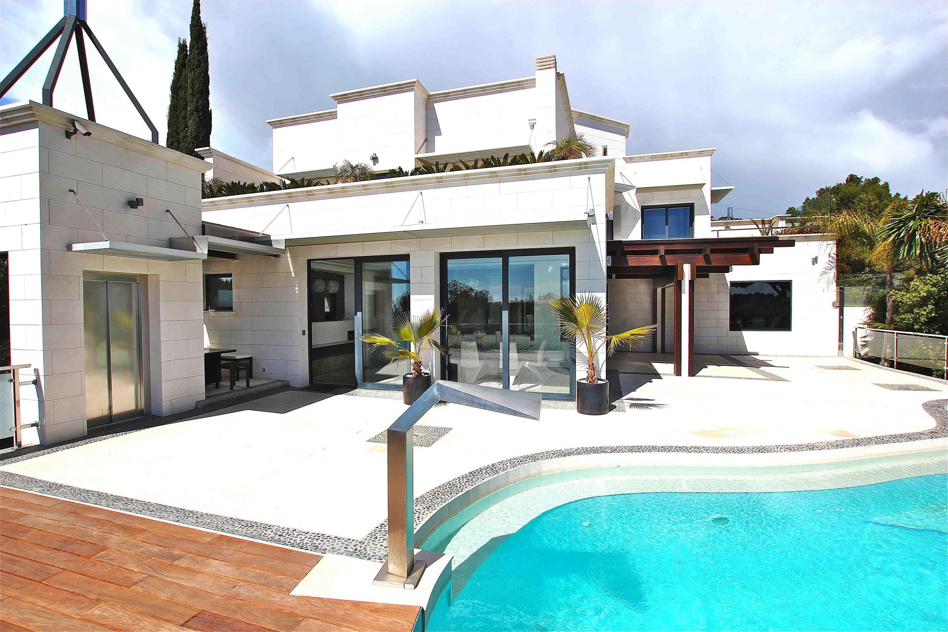 4-villa-in-erster-meeresline-santa-ponca-villa-in-first-sea-line-santa-ponca-chalet-en-primera-linea-de-mar.jpg