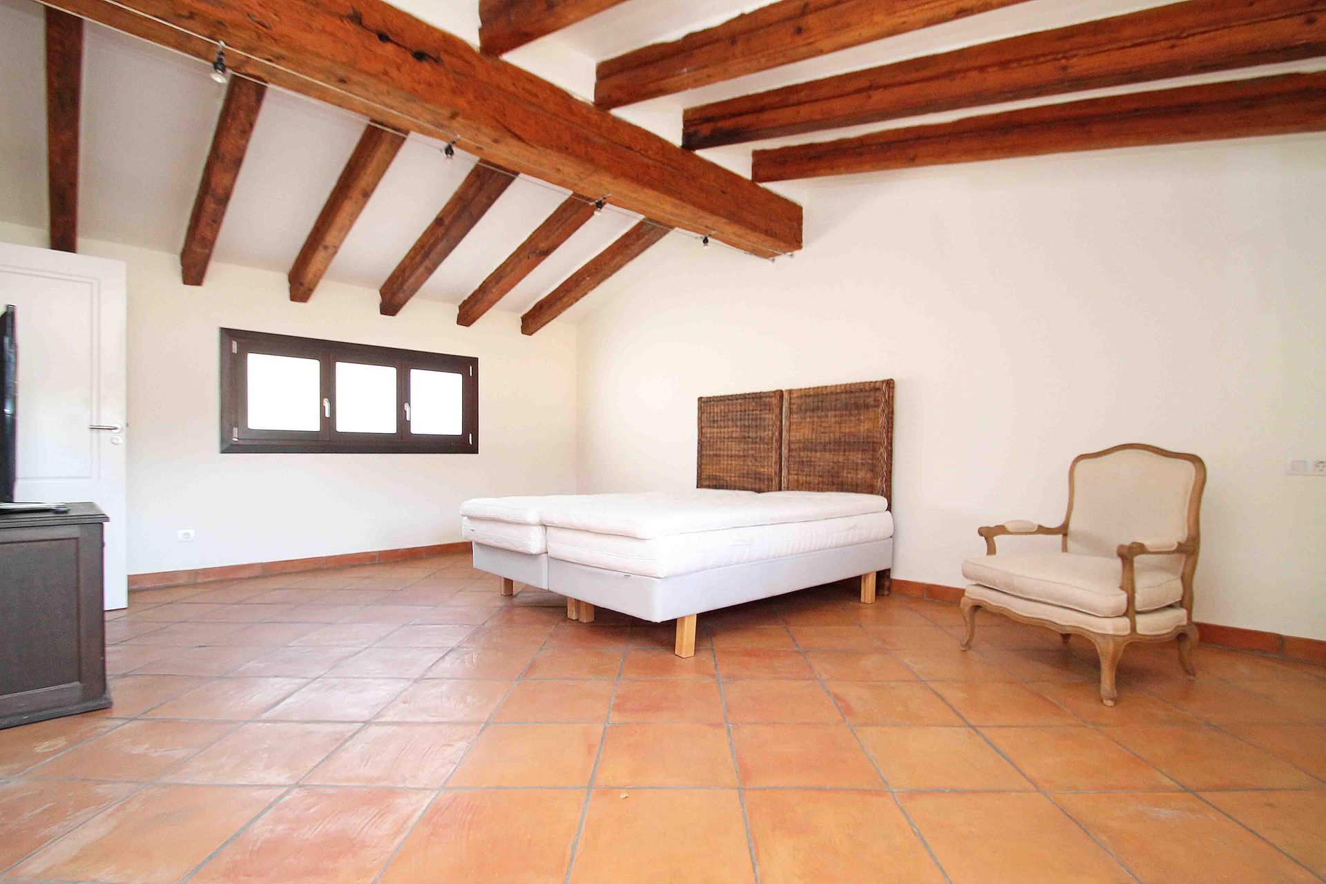 001-Villa-in-Son-Vida-chalet-en-Son-Vida-1-scaled.jpg
