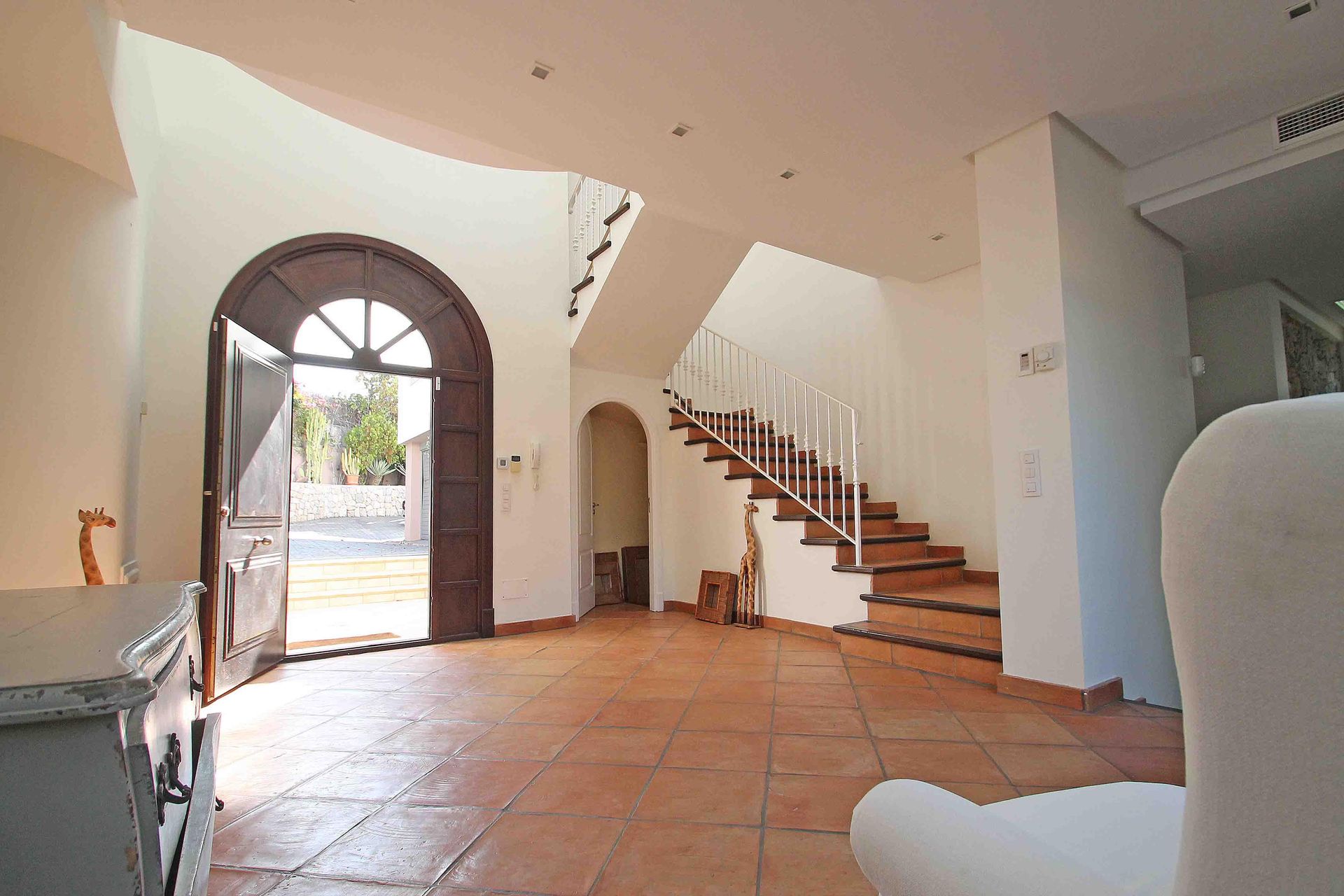 9-Herrenhaus-in-Genova-manor-house-in-Genova-Casa-señorial-en-Genvoa.jpg
