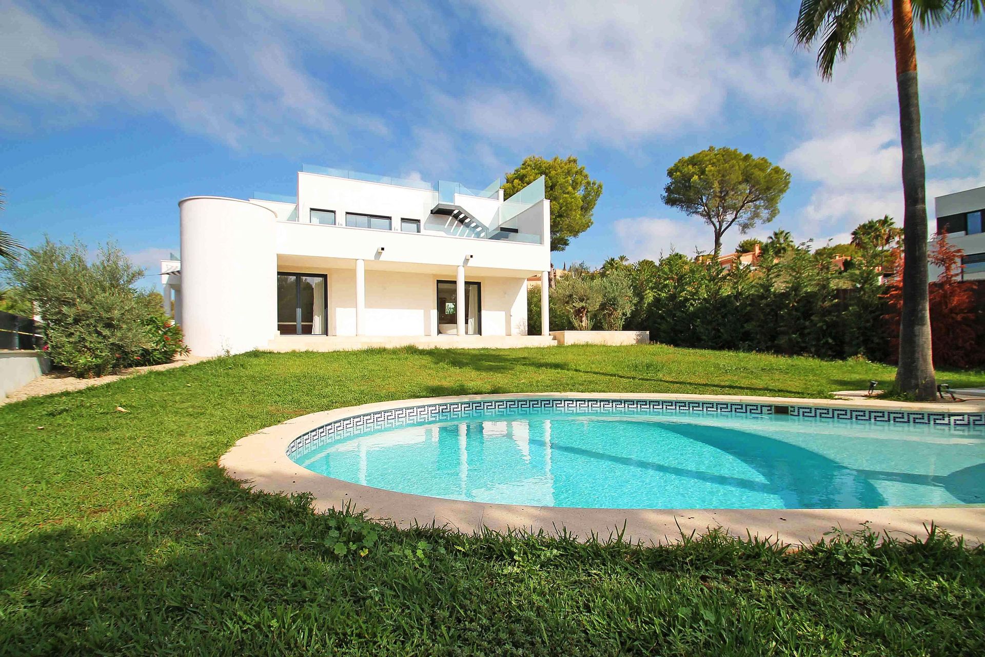 5-villa-in-santa-ponsa-kaufen-ses-penyes-rotges-residencial-buy-villa-santa-ponsa-comprar-chalet-santa-ponsa-scaled.jpg