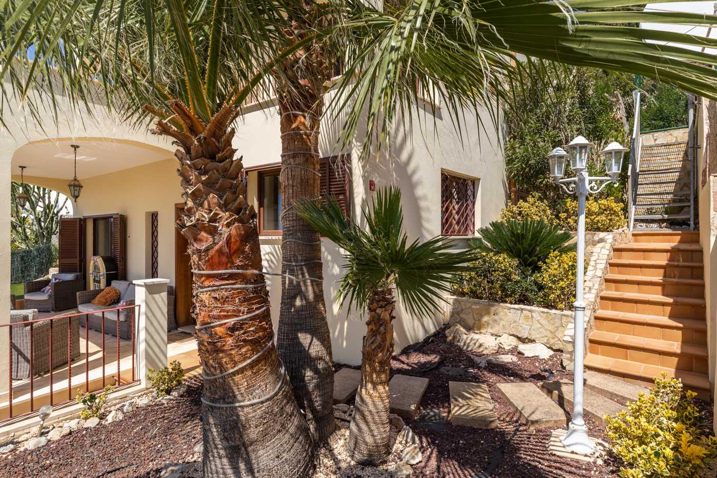 6-Luxus-Villa-in-erster-Meereslinie-villa-in-first-sea-line-villa-en-primera-linea-del-mar.jpg