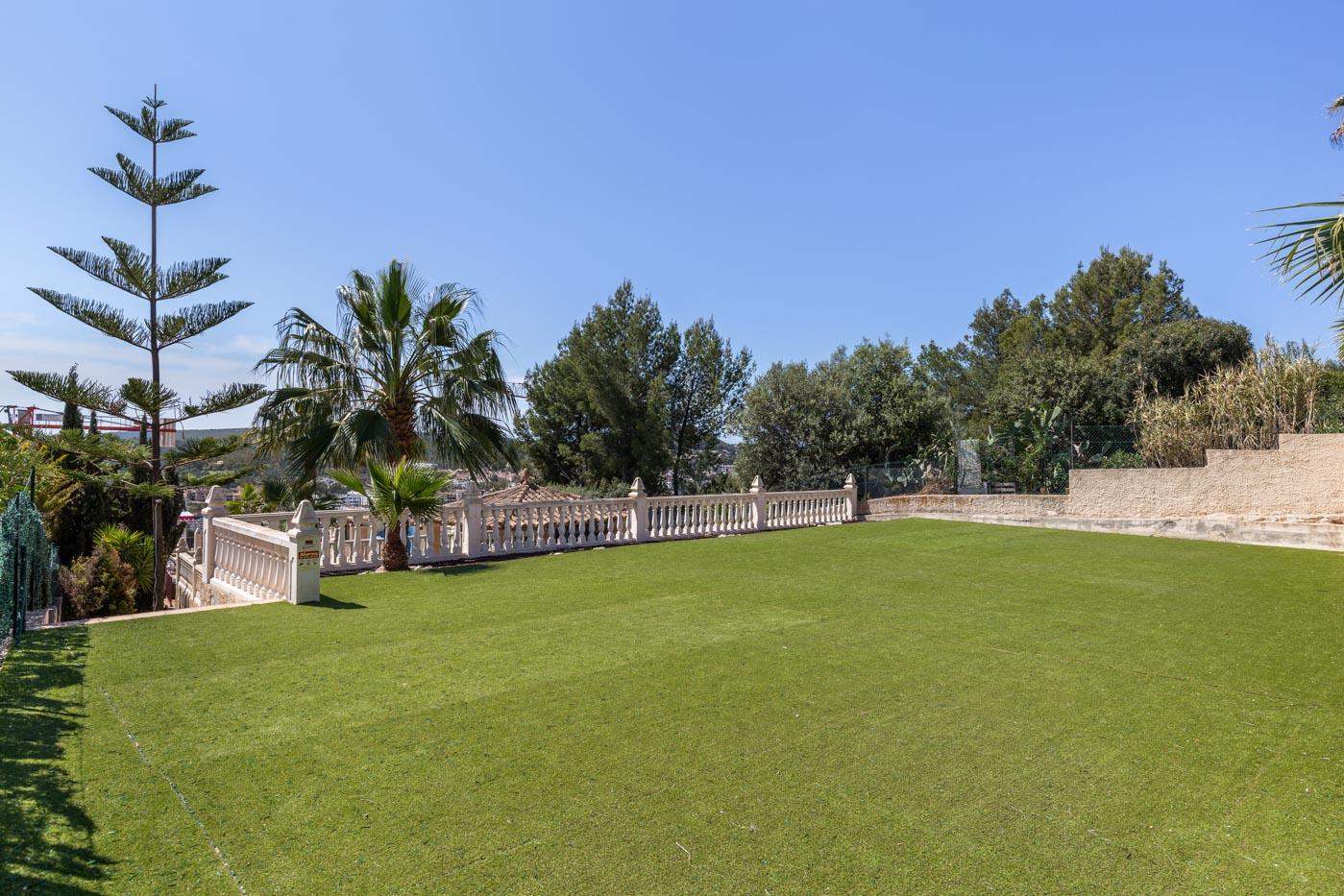 4-Luxus-Villa-in-erster-Meereslinie-villa-in-first-sea-line-villa-en-primera-linea-del-mar.jpg
