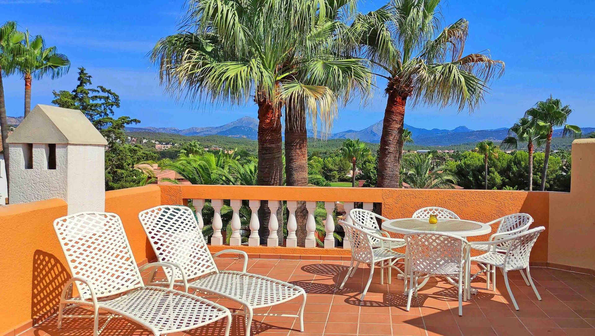 2-VILLA-IN-SANTA-PONSA-CHALET-EN-SANTA-PONSA.jpg