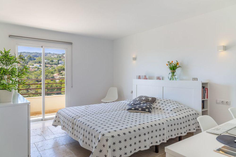 010-luxus-reihenhaus-in-santa-ponsa-mit-meerblick-luxury-town-house-in-santa-ponsa-with-sea-views-casa-adosada-con-vistas-al-mar-en-santa-ponsa (1).jpg