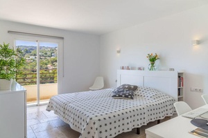 010-luxus-reihenhaus-in-santa-ponsa-mit-meerblick-luxury-town-house-in-santa-ponsa-with-sea-views-casa-adosada-con-vistas-al-mar-en-santa-ponsa (1).jpg