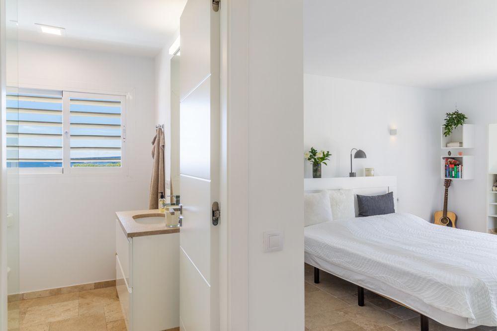 0012-luxus-reihenhaus-in-santa-ponsa-mit-meerblick-luxury-town-house-in-santa-ponsa-with-sea-views-casa-adosada-con-vistas-al-mar-en-santa-ponsa (1).jpg
