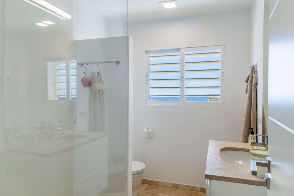 0019-luxus-reihenhaus-in-santa-ponsa-mit-meerblick-luxury-town-house-in-santa-ponsa-with-sea-views-casa-adosada-con-vistas-al-mar-en-santa-ponsa (1).jpg