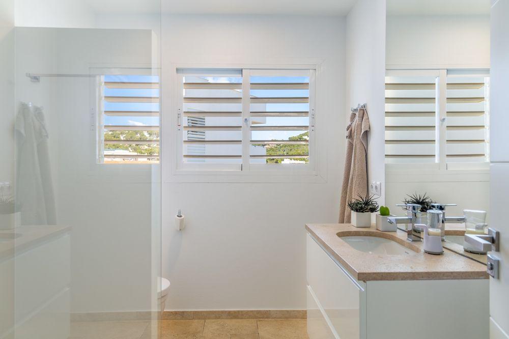 004-luxus-reihenhaus-in-santa-ponsa-mit-meerblick-luxury-town-house-in-santa-ponsa-with-sea-views-casa-adosada-con-vistas-al-mar-en-santa-ponsa (1).jpg