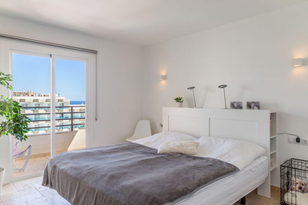 003-luxus-reihenhaus-in-santa-ponsa-mit-meerblick-luxury-town-house-in-santa-ponsa-with-sea-views-casa-adosada-con-vistas-al-mar-en-santa-ponsa.jpg