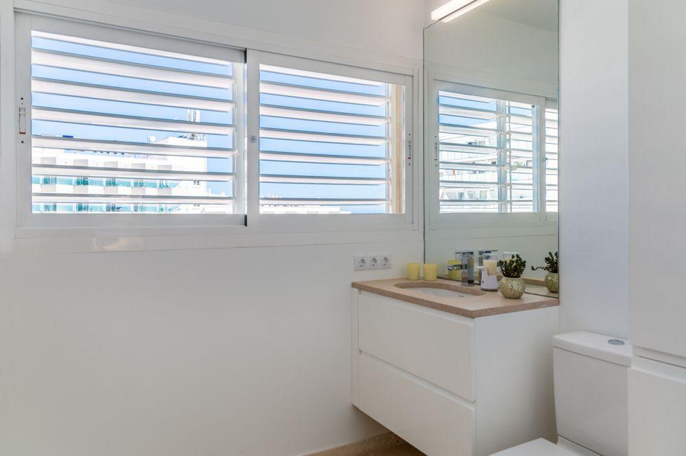 001.3-luxus-reihenhaus-in-santa-ponsa-mit-meerblick-luxury-town-house-in-santa-ponsa-with-sea-views-casa-adosada-con-vistas-al-mar-en-santa-ponsa.jpg