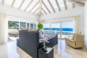 Mallorca_villa_Andratx_Sale_sell_Master-bedroom-3.jpg