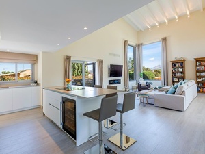 Mallorca_villa_sale_santa_ponsa_21.jpg