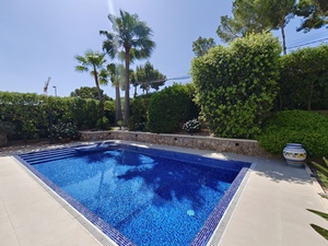 Mallorca-villa-sale-pool-santa-ponsa-02.jpg