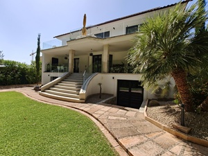 Mallorca-villa-sale-pool-santa-ponsa-09.jpg