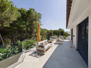 Mallorca-villa-sale-pool-santa-ponsa-17.jpg