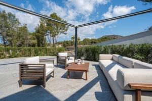 Mallorca_villa_modern_sale_santa_ponsa_02.jpg