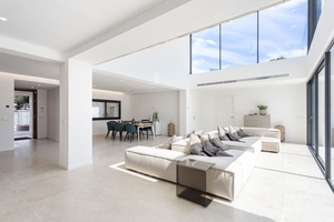 Mallorca_villa_modern_sale_santa_ponsa_07.jpg