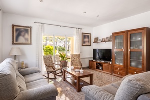 04-haus-mit-ferienvermietungslizenz-mallorca-santa-posna-house-with-rental-license-santa-ponsa-chalet-con-licencia-para-alquilar-vacacional.jpg