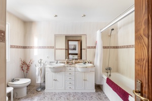 19-haus-mit-ferienvermietungslizenz-mallorca-santa-posna-house-with-rental-license-santa-ponsa-chalet-con-licencia-para-alquilar-vacacional.jpg